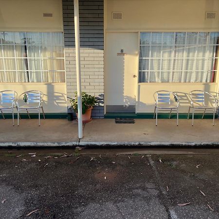 County Lodge Motor Inn West Wyalong Exterior photo