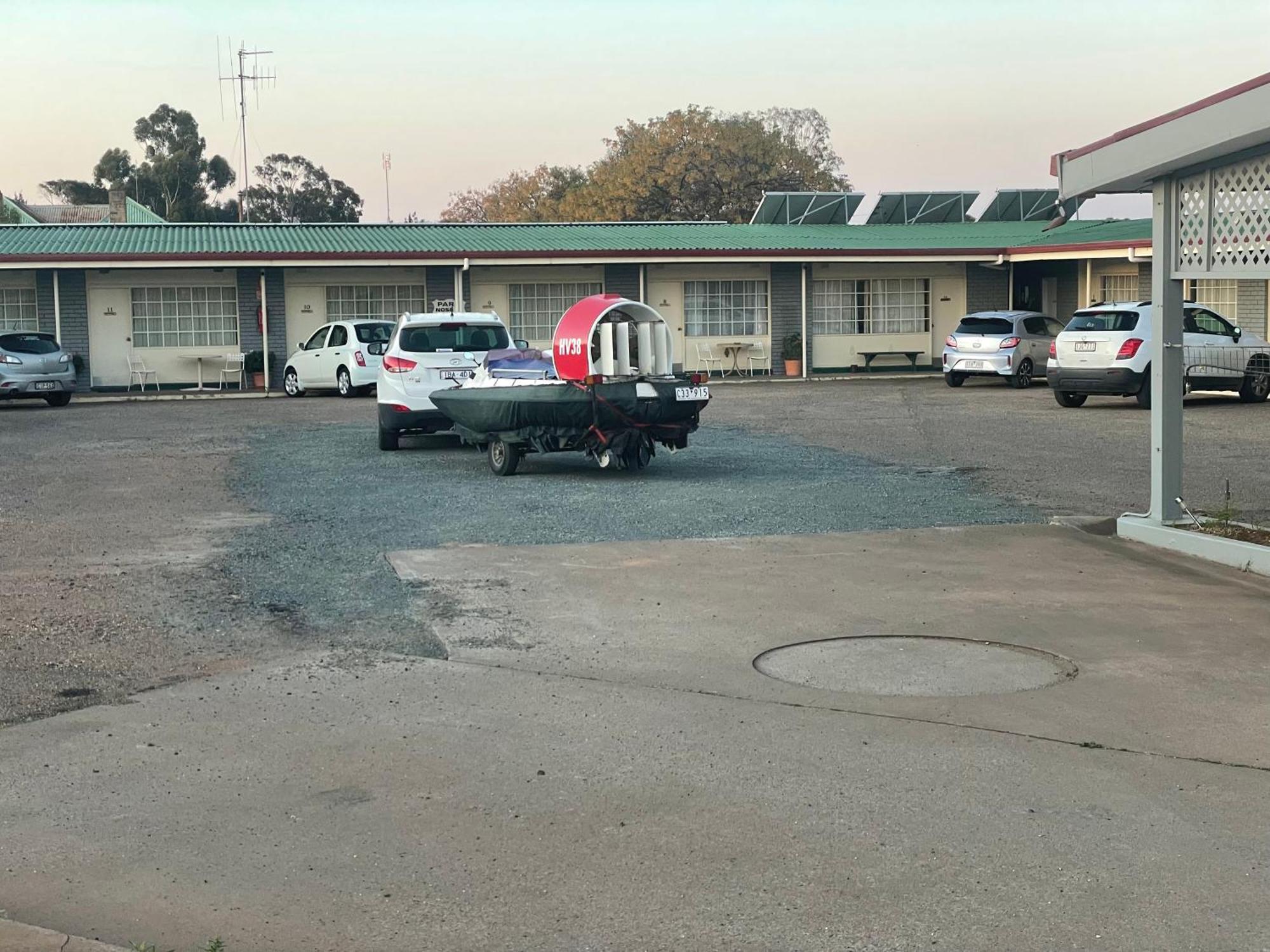 County Lodge Motor Inn West Wyalong Exterior photo